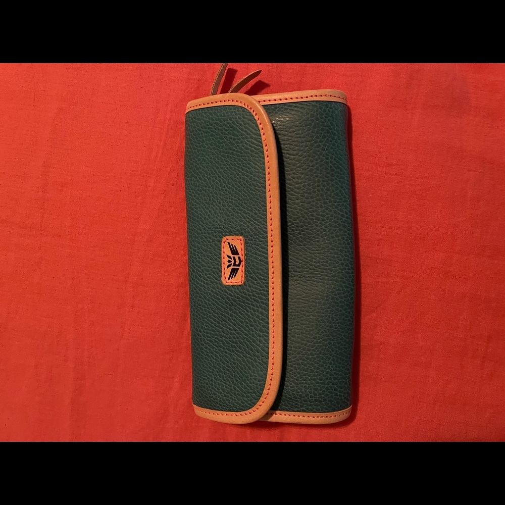 Consuela wrist wallet